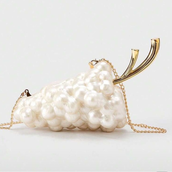 RARE| Elegant Pearl White Grape-Shaped Bag - Picture 2 of 3